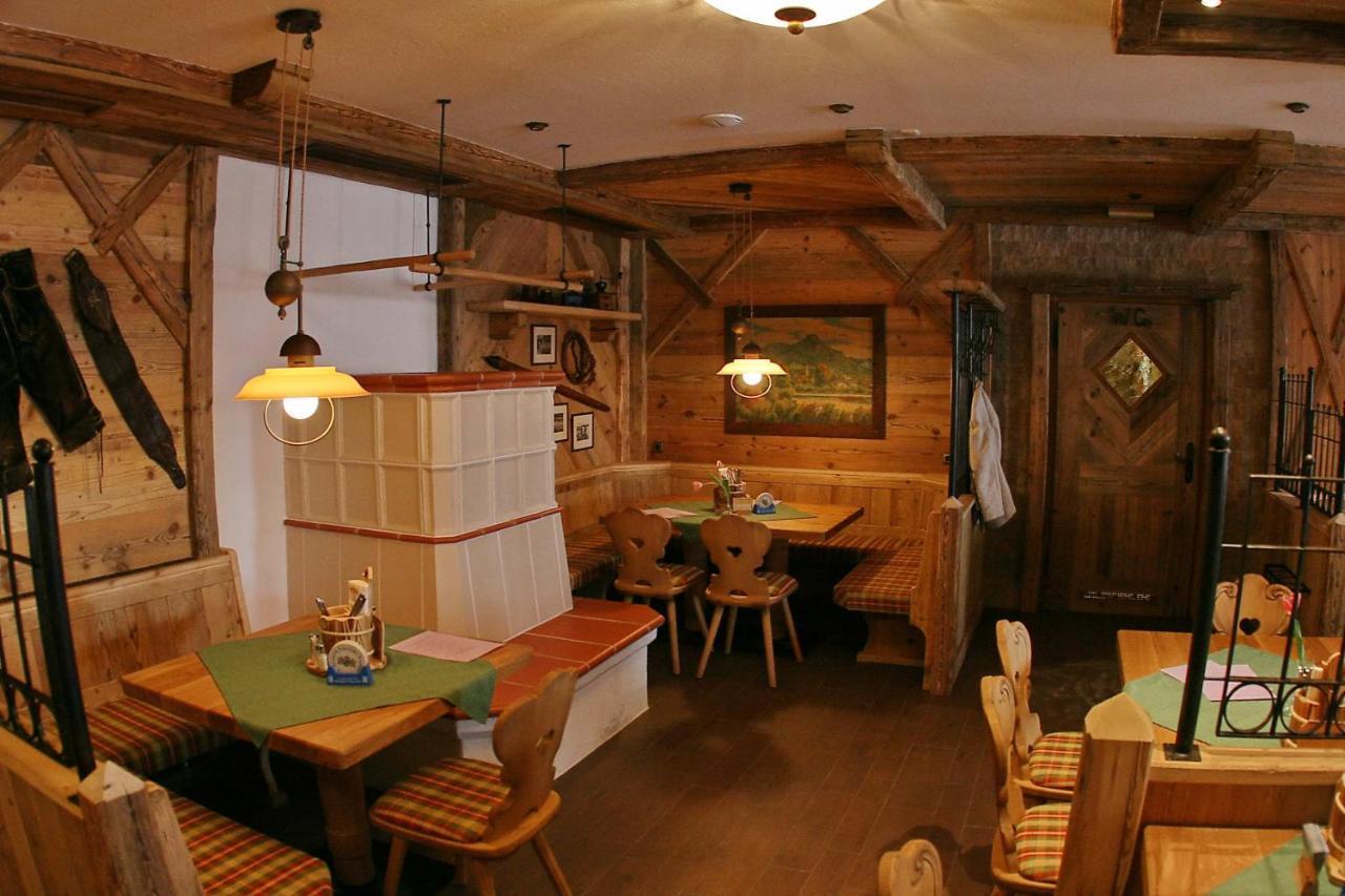 Hotel Altwirt Lenggries Rum bild